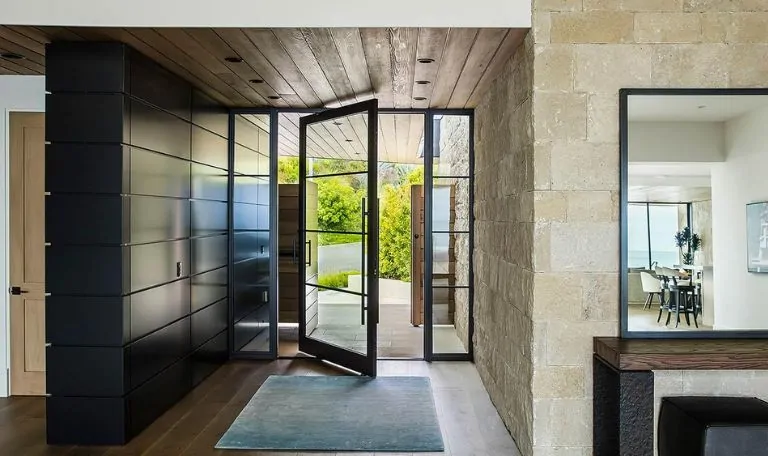 pivot-doors